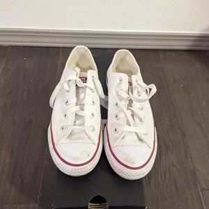 Converse Chuck Taylor Low Top - Youth size 2, white